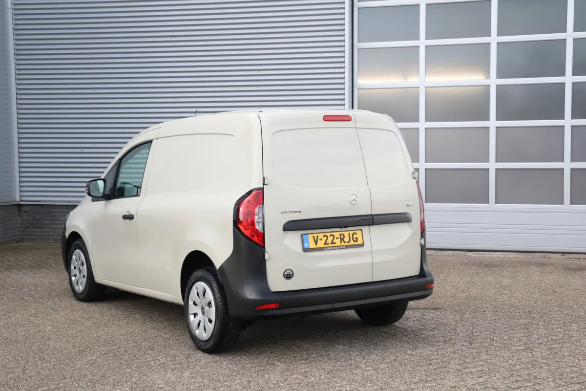 110 L1 Benzine Stoelvw|Camera|Clima|4S band