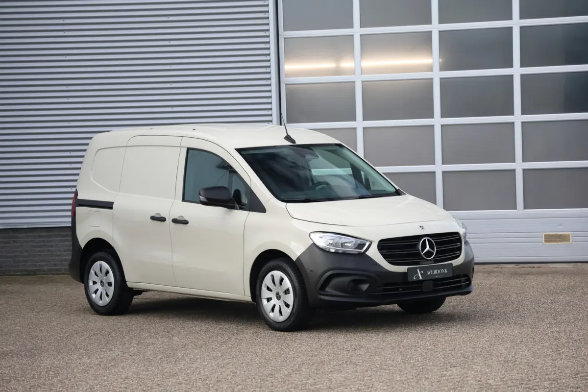110 L1 Benzine Stoelvw|Camera|Clima|4S band
