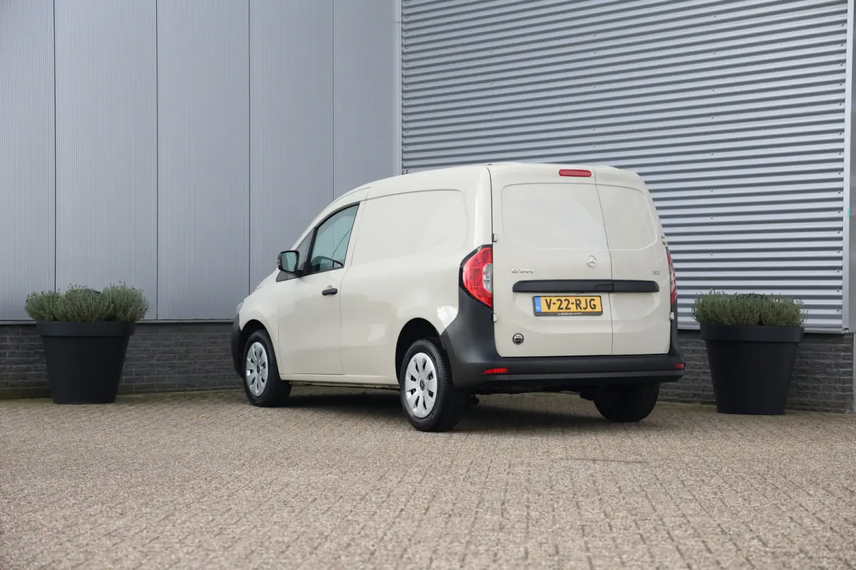 110 L1 Benzine Stoelvw|Camera|Clima|4S band
