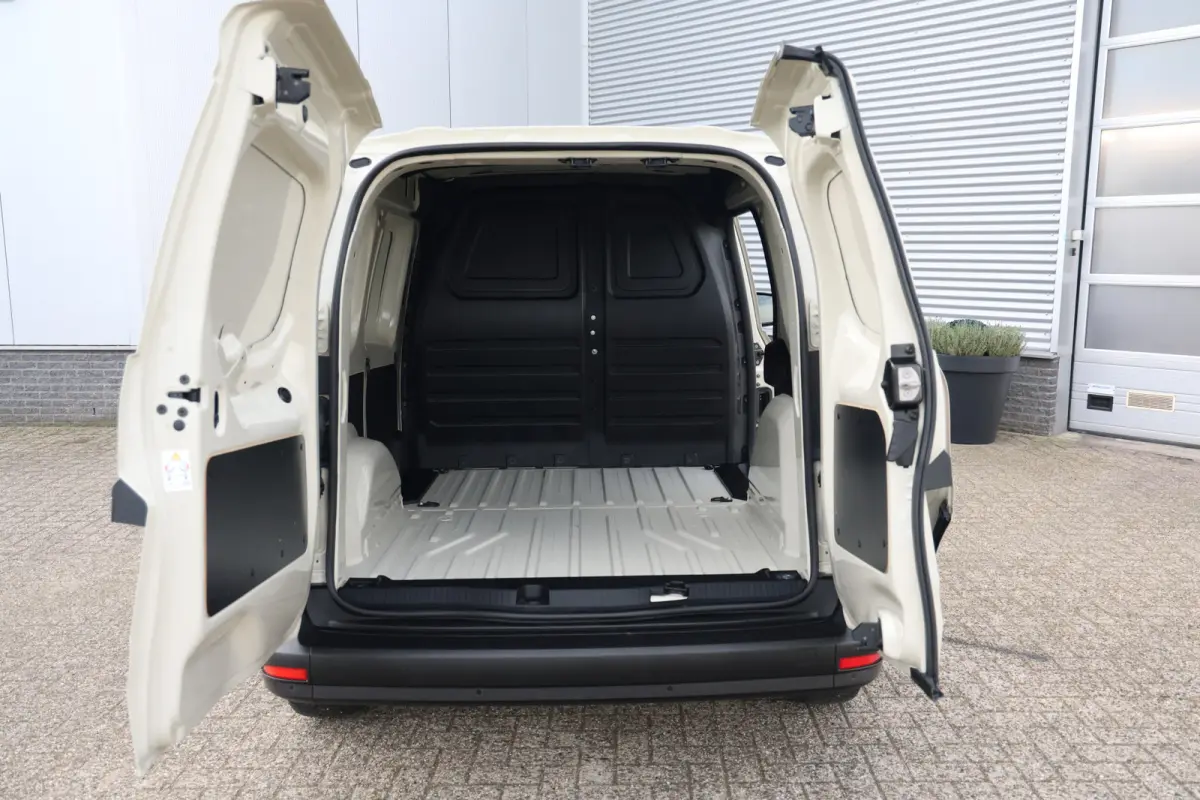 110 L1 Benzine Stoelvw|Camera|Clima|4S band