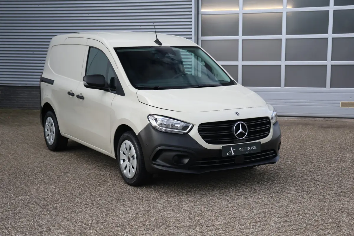 110 L1 Benzine Stoelvw|Camera|Clima|4S band