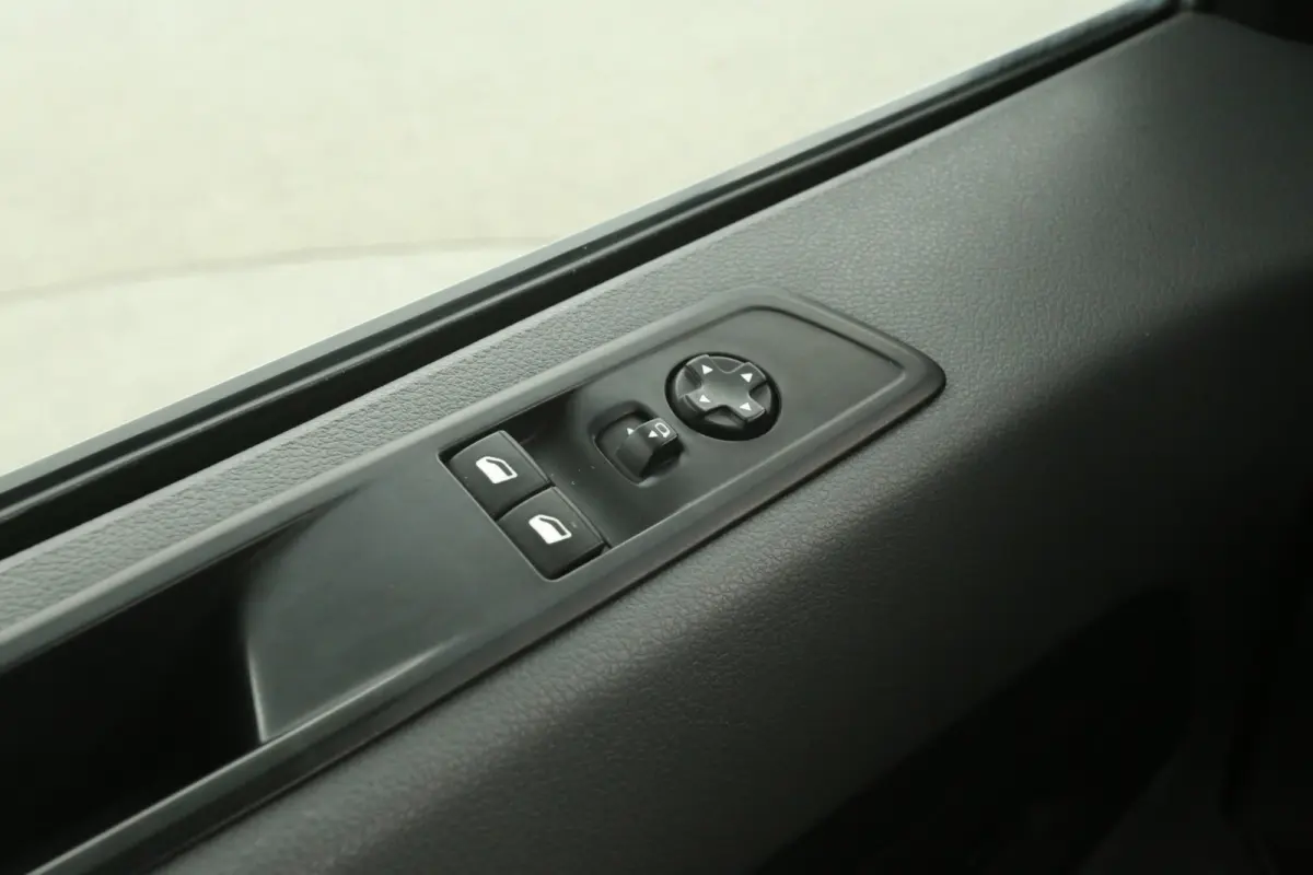 2.0D L3H1 | Automaat | Airco | Camera | Cruise | 3 Zits | Carplay | Trekhaak | 2xSchuifdeur
