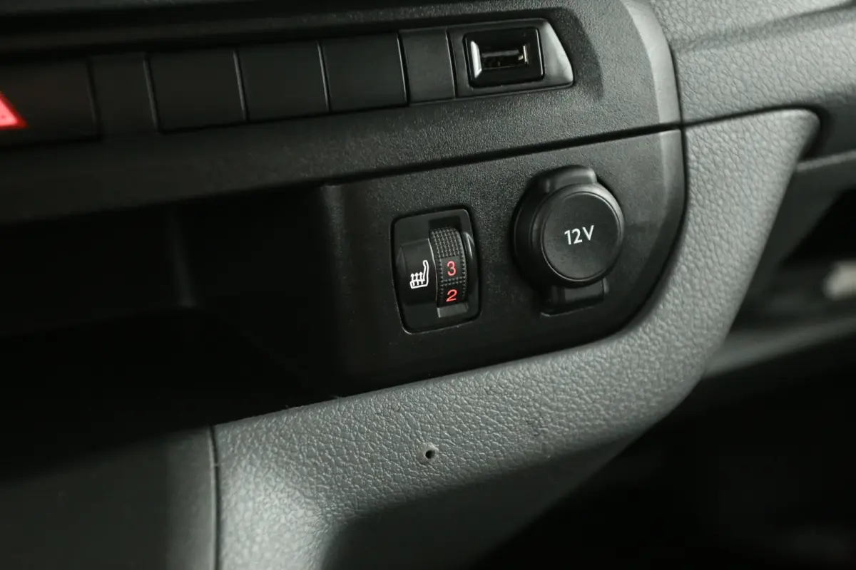 2.0D L3H1 | Automaat | Airco | Camera | Cruise | 3 Zits | Carplay | Trekhaak | 2xSchuifdeur