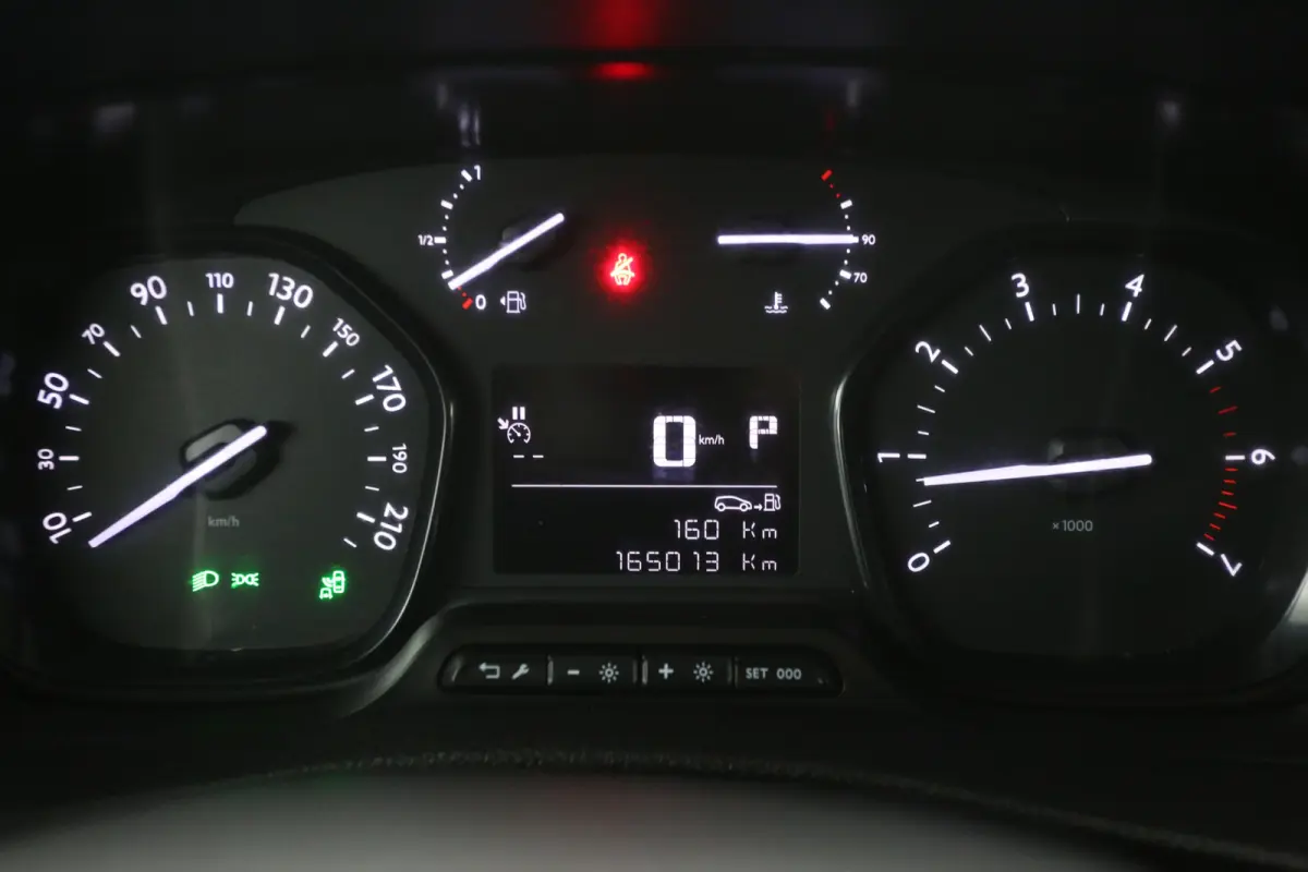 2.0D L3H1 | Automaat | Airco | Camera | Cruise | 3 Zits | Carplay | Trekhaak | 2xSchuifdeur