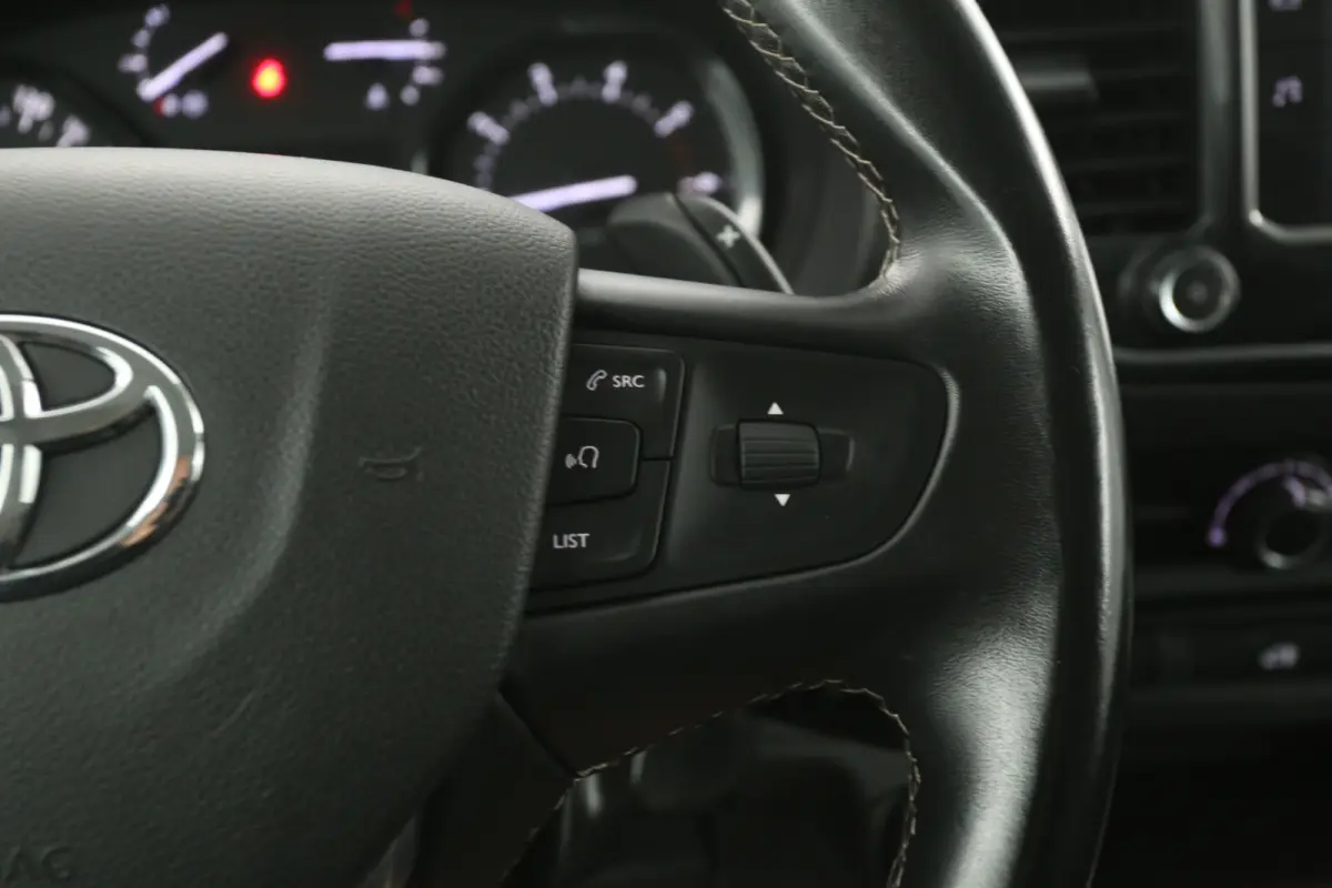 2.0D L3H1 | Automaat | Airco | Camera | Cruise | 3 Zits | Carplay | Trekhaak | 2xSchuifdeur