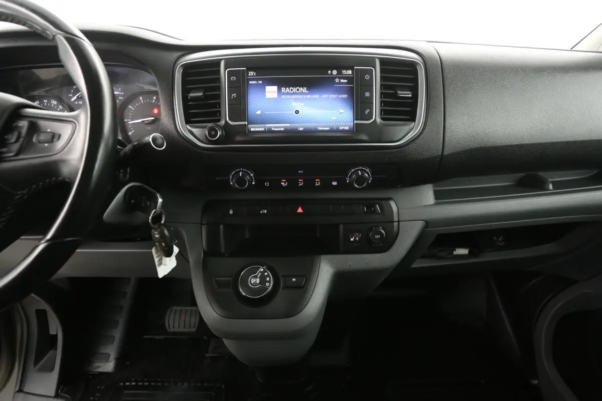 2.0D L3H1 | Automaat | Airco | Camera | Cruise | 3 Zits | Carplay | Trekhaak | 2xSchuifdeur