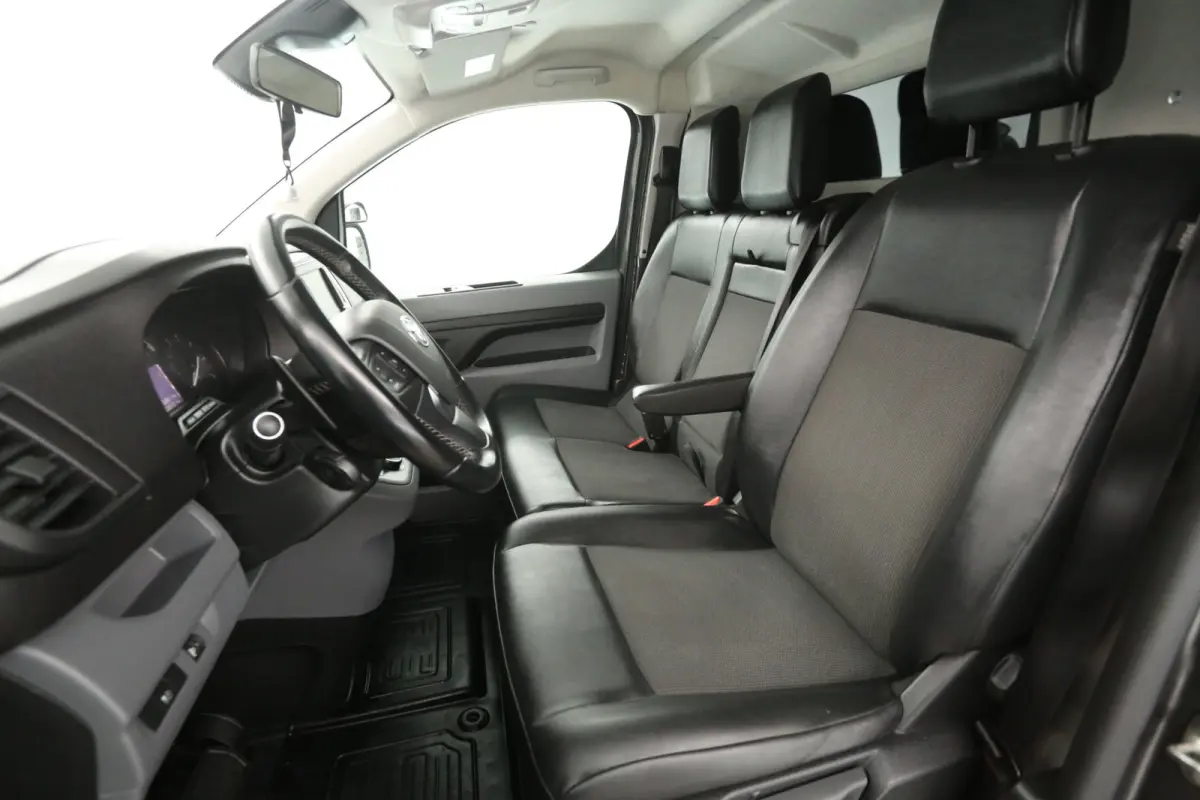 2.0D L3H1 | Automaat | Airco | Camera | Cruise | 3 Zits | Carplay | Trekhaak | 2xSchuifdeur