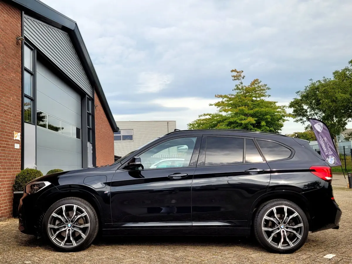 XDrive25e M-sport, Pano, ACC, HUD, Cam, Trekhaak, HiFi, Keyless