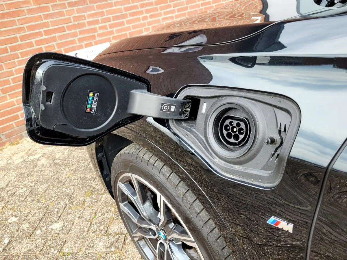 XDrive25e M-sport, Pano, ACC, HUD, Cam, Trekhaak, HiFi, Keyless