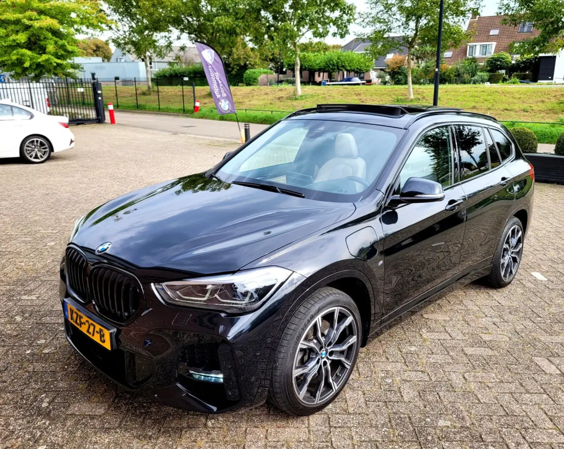 XDrive25e M-sport, Pano, ACC, HUD, Cam, Trekhaak, HiFi, Keyless