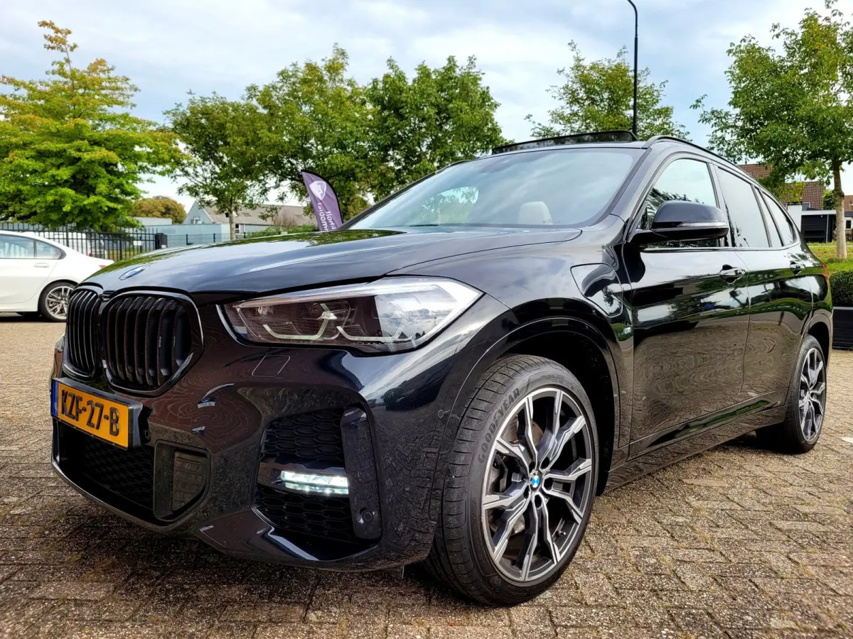 XDrive25e M-sport, Pano, ACC, HUD, Cam, Trekhaak, HiFi, Keyless