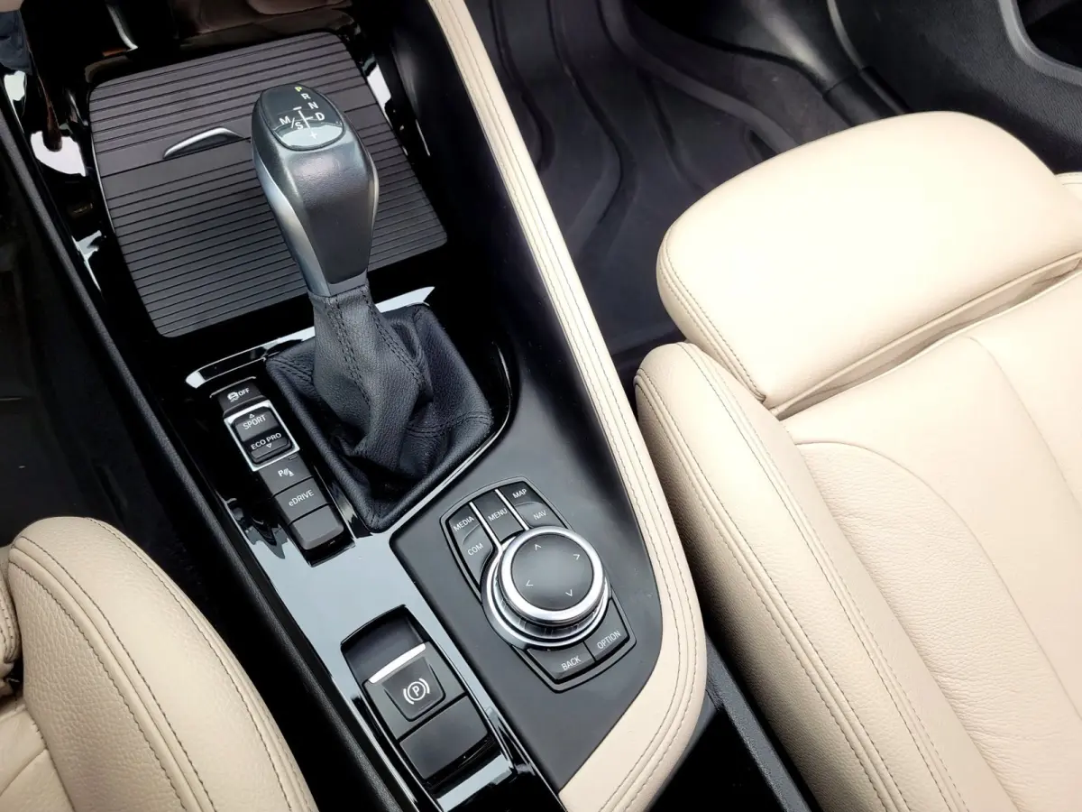 XDrive25e M-sport, Pano, ACC, HUD, Cam, Trekhaak, HiFi, Keyless
