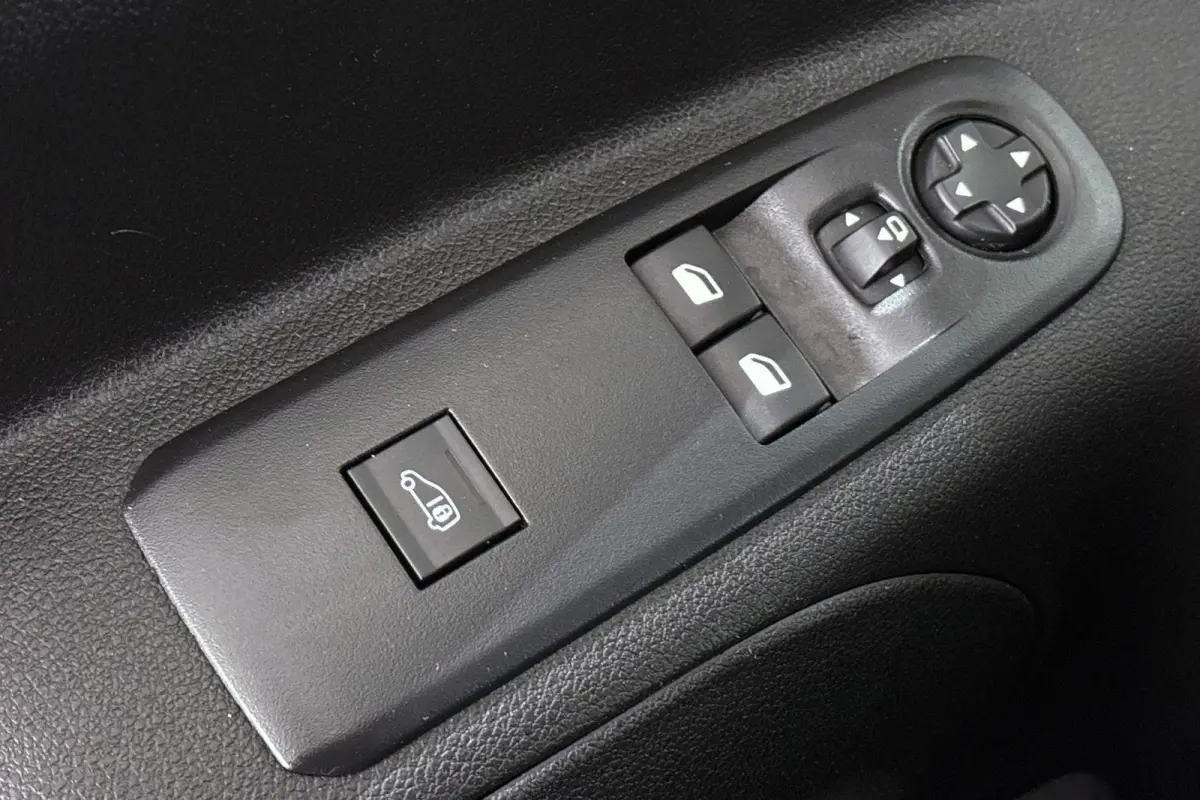 1.5D L2H1 Standaard Navigatie Camera Apple CarPlay Airco