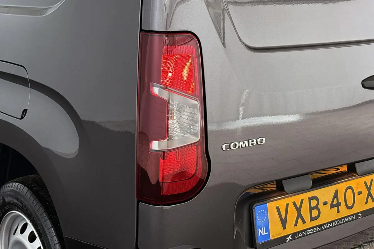 1.5D L2H1 Standaard Navigatie Camera Apple CarPlay Airco
