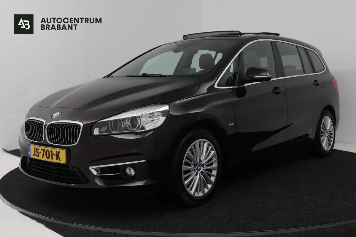 218i Centennial High Executive 7p (TREKHAAK, STOELVERWARMING, ELEKTR STOELEN, HUD-DISPLAY)