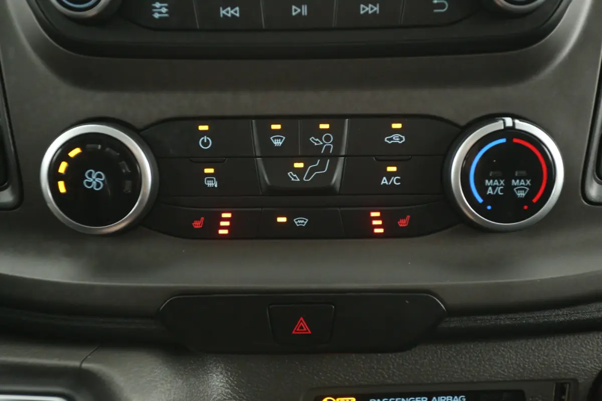 PHEV L1H1 | Automaat | Airco | Cruise | 3 Zits | Parkeersensoren | Stoelverwarming