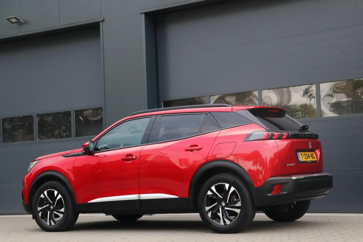 EV Allure Pack 50 kWh Lane Assist PDC Camera Cruise Control Navi AppleCarPlay PrivacyGlass Keyless 45000KM BJ2022