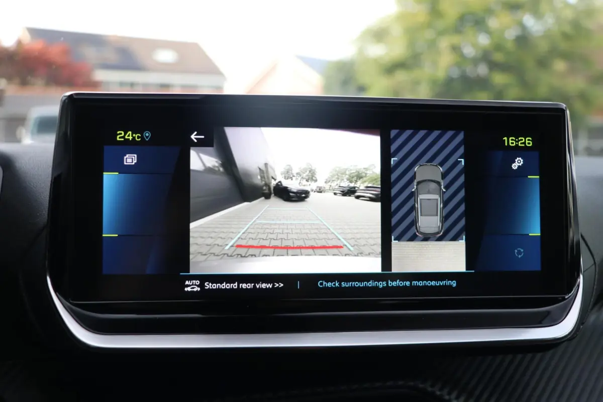 EV Allure Pack 50 kWh Lane Assist PDC Camera Cruise Control Navi AppleCarPlay PrivacyGlass Keyless 45000KM BJ2022
