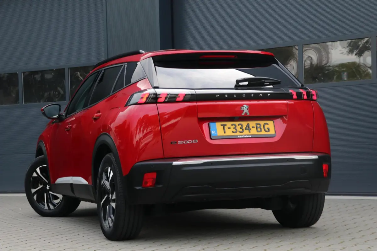 EV Allure Pack 50 kWh Lane Assist PDC Camera Cruise Control Navi AppleCarPlay PrivacyGlass Keyless 45000KM BJ2022