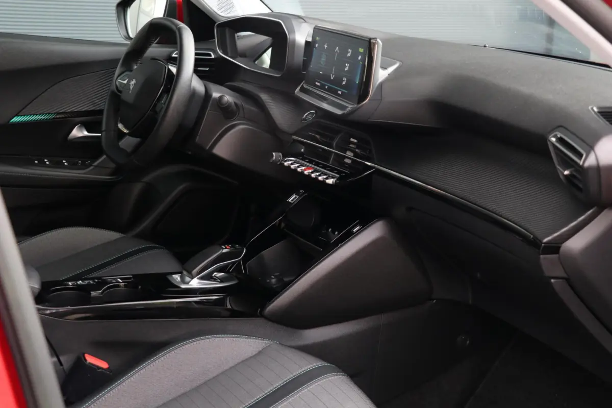 EV Allure Pack 50 kWh Lane Assist PDC Camera Cruise Control Navi AppleCarPlay PrivacyGlass Keyless 45000KM BJ2022