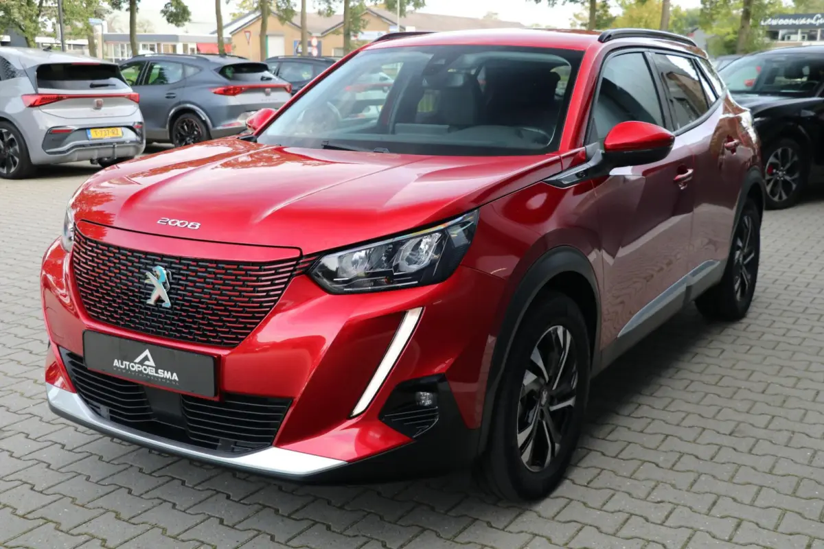 EV Allure Pack 50 kWh Lane Assist PDC Camera Cruise Control Navi AppleCarPlay PrivacyGlass Keyless 45000KM BJ2022