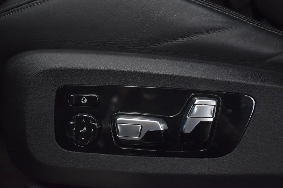 45e M-Sport xDrive 394pk | AKRAPOVIC | M-STOELEN | ACHTERASBESTURING