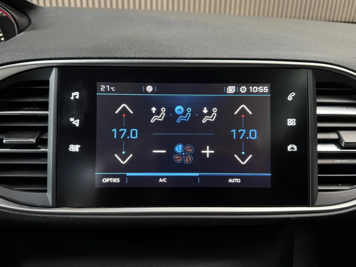 1.2 PureTech Allure | Automaat | Panorama | Nieuwe riem