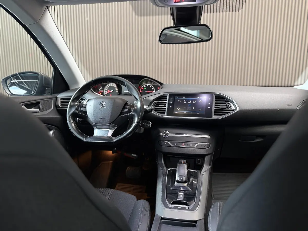 1.2 PureTech Allure | Automaat | Panorama | Nieuwe riem