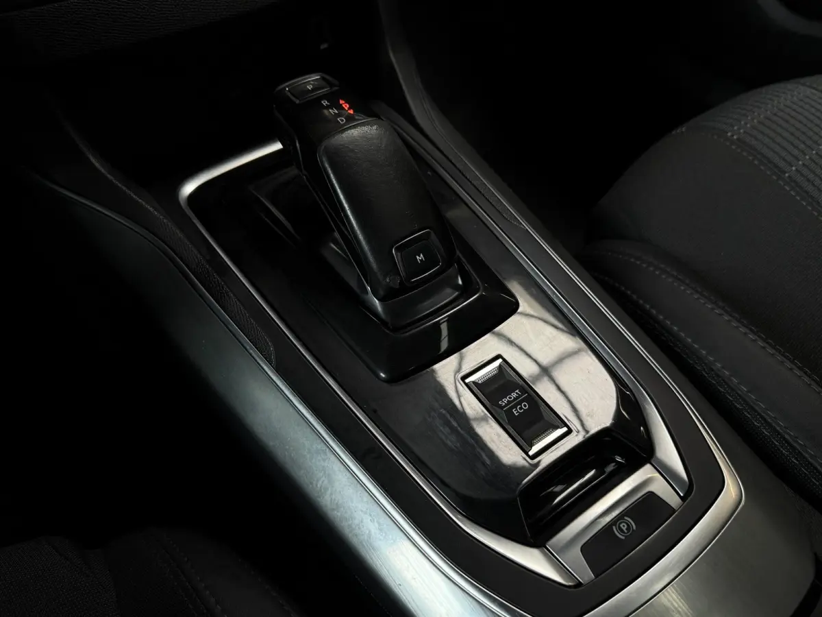 1.2 PureTech Allure | Automaat | Panorama | Nieuwe riem