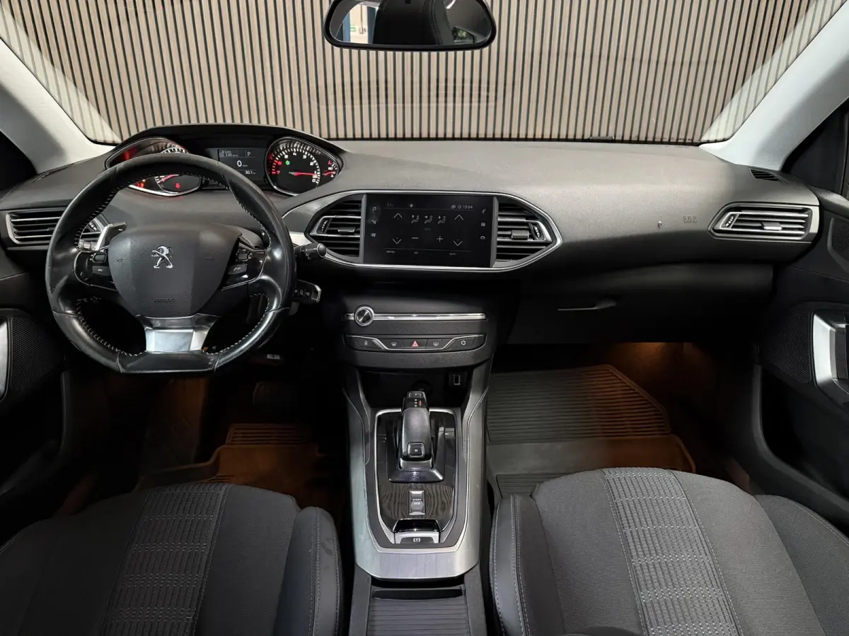1.2 PureTech Allure | Automaat | Panorama | Nieuwe riem
