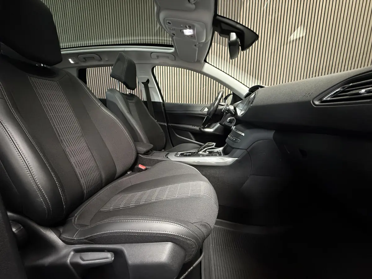 1.2 PureTech Allure | Automaat | Panorama | Nieuwe riem