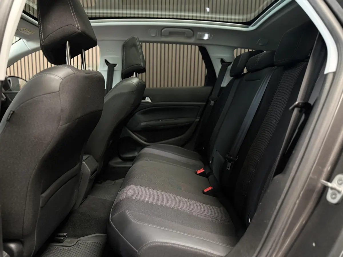 1.2 PureTech Allure | Automaat | Panorama | Nieuwe riem