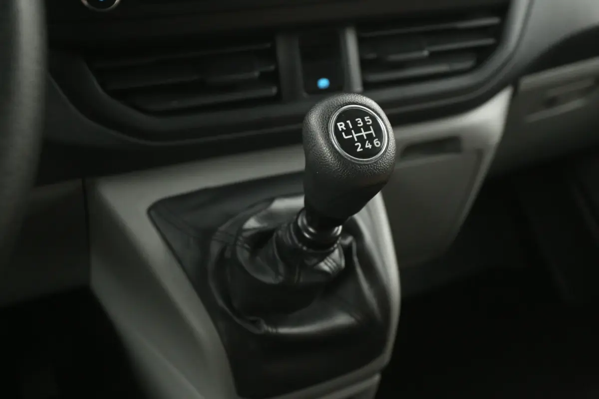 2.0 TDCI L1H1 | Airco | Camera | Cruise | 3 Zits | Virtual | Carplay | Parkeersens. | LED