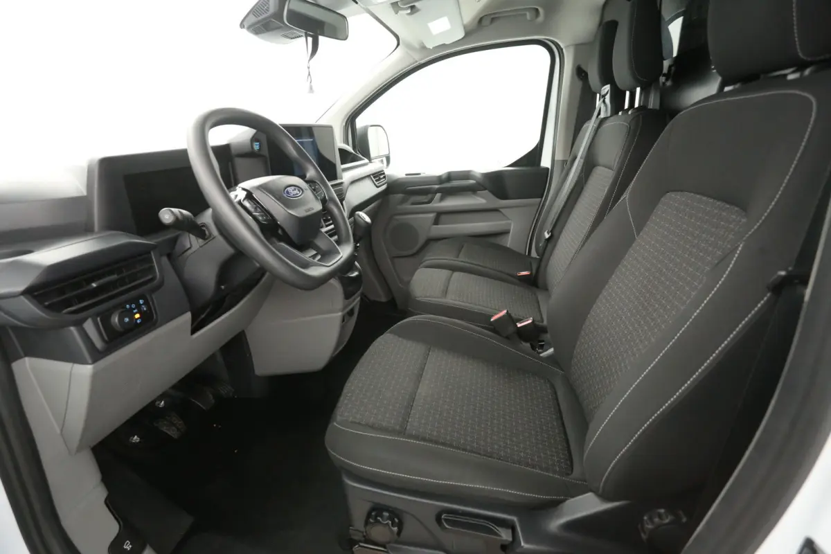 2.0 TDCI L1H1 | Airco | Camera | Cruise | 3 Zits | Virtual | Carplay | Parkeersens. | LED