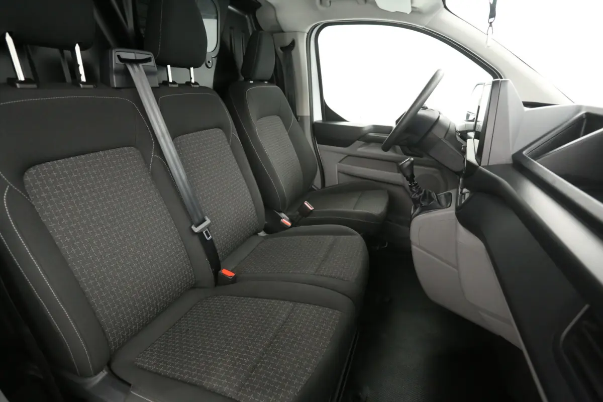 2.0 TDCI L1H1 | Airco | Camera | Cruise | 3 Zits | Virtual | Carplay | Parkeersens. | LED