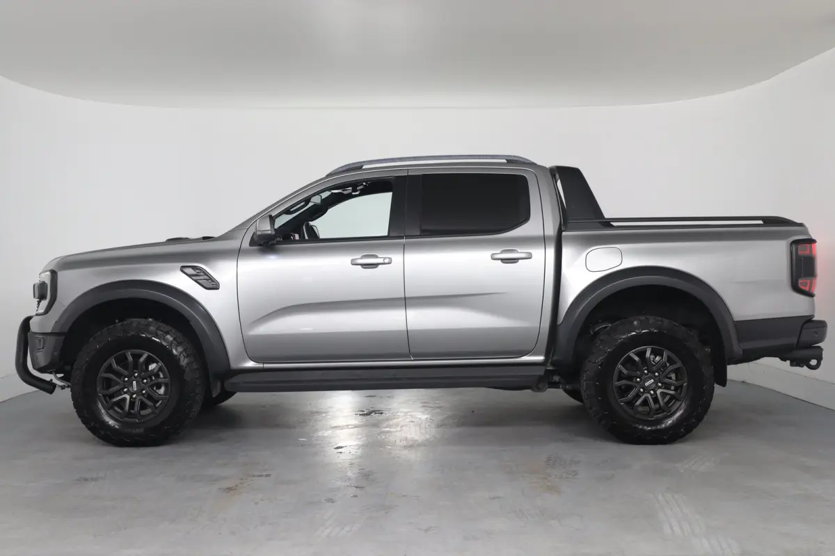 3.0 EcoBoost Raptor | Dealer Onderhouden! | Target Blu Eye | 360 Camera | Trekhaak | Bullbar | B&O Audio | Keyless | Adaptive Cruise | Matrix LED | Stoelverwarming