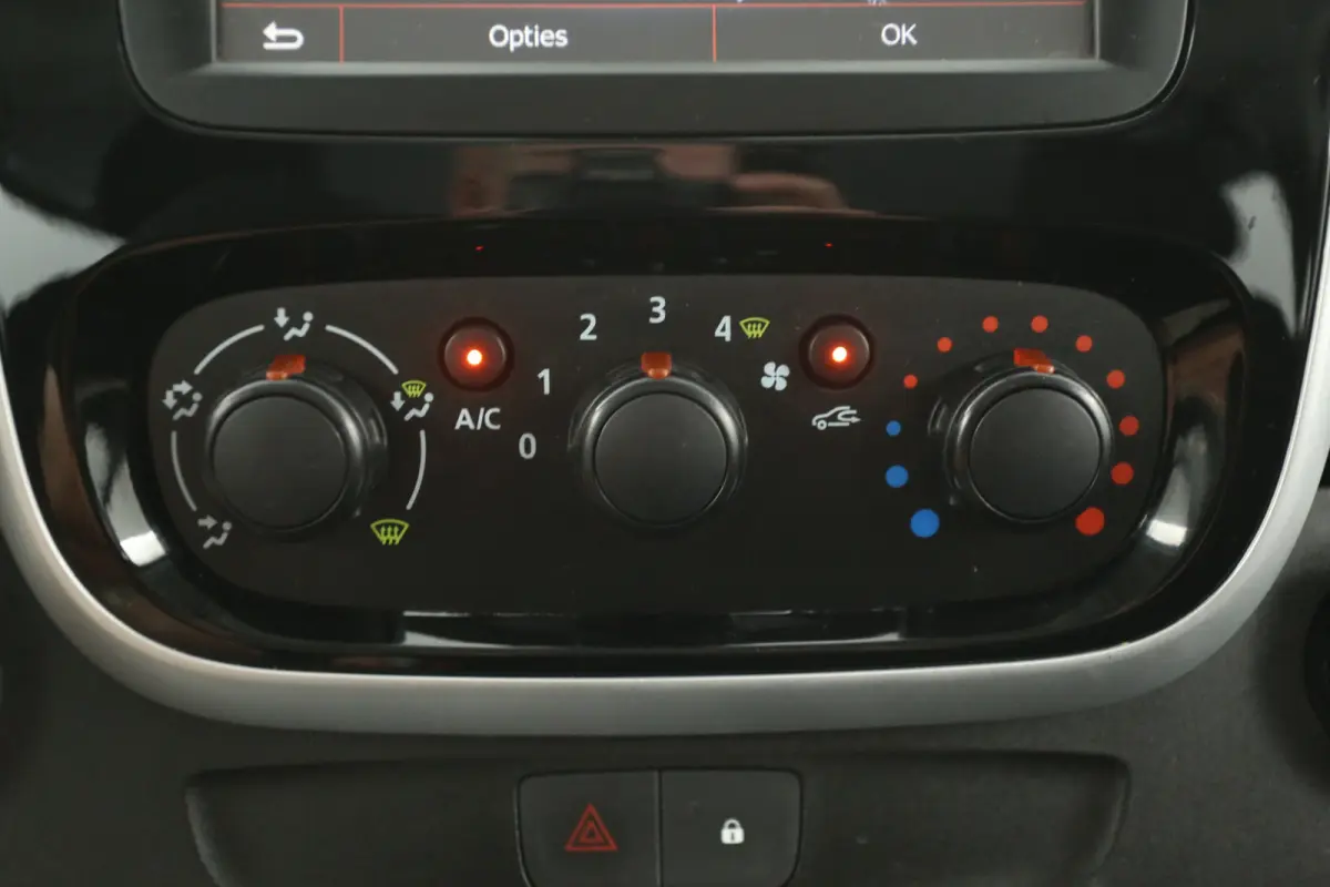 1.6 dCi T29 L2H1 | Marge | DC | 6 Zits | Airco | Camera | Cruise | Navi | Trekhaak | Parkeersens.