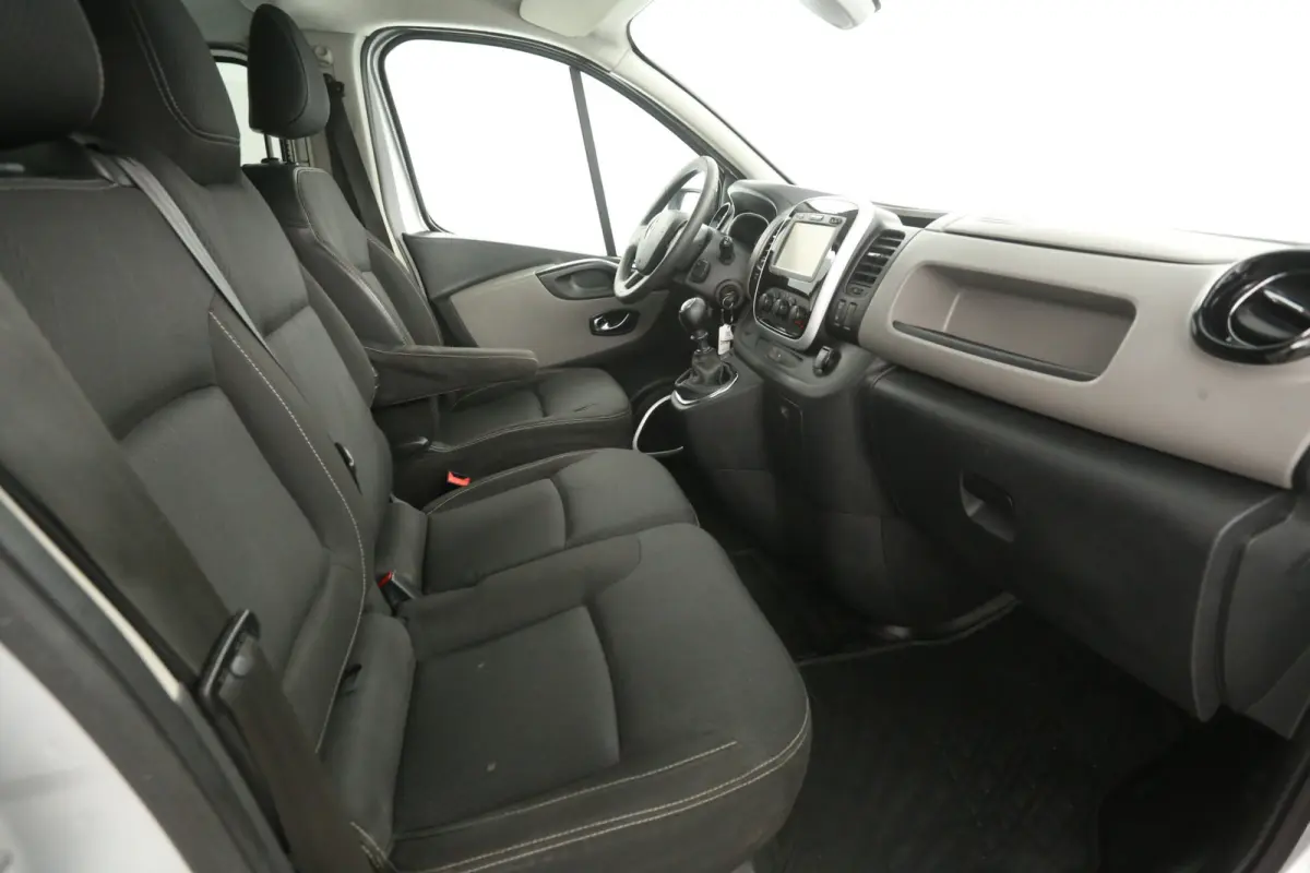 1.6 dCi T29 L2H1 | Marge | DC | 6 Zits | Airco | Camera | Cruise | Navi | Trekhaak | Parkeersens.