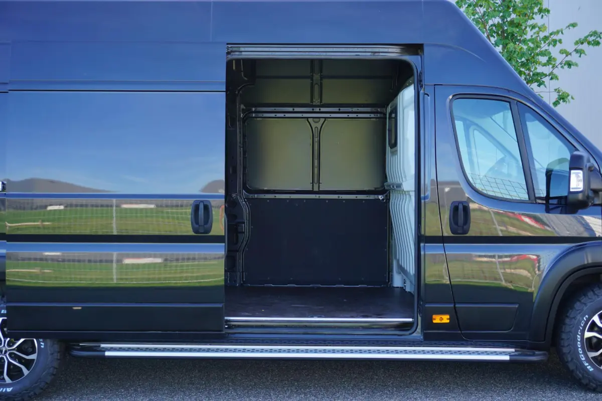 2.2 BlueHDi 165 L4H3 3.5t in Topstaat |Standkachel |Trekhaak |Climate control |Cruise |Navi |Carplay |Achteruitrijcamera |EURO6D |1e eigenaar |Metallic