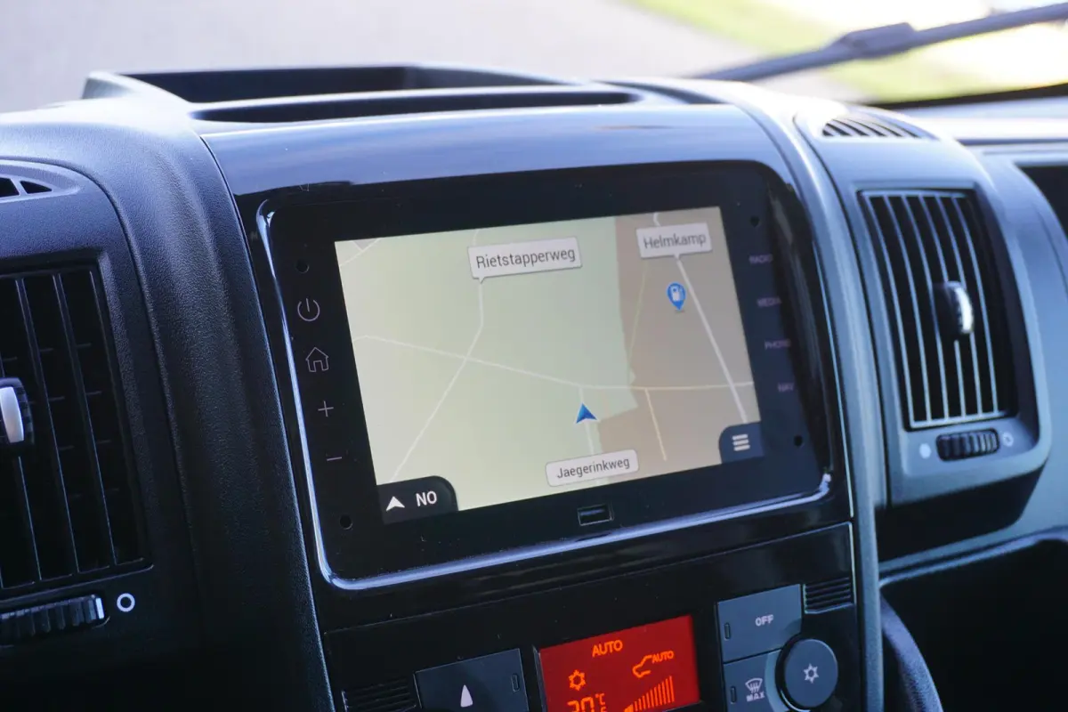2.2 BlueHDi 165 L4H3 3.5t in Topstaat |Standkachel |Trekhaak |Climate control |Cruise |Navi |Carplay |Achteruitrijcamera |EURO6D |1e eigenaar |Metallic