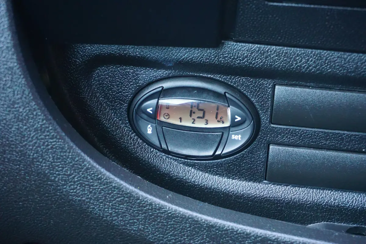 2.2 BlueHDi 165 L4H3 3.5t in Topstaat |Standkachel |Trekhaak |Climate control |Cruise |Navi |Carplay |Achteruitrijcamera |EURO6D |1e eigenaar |Metallic