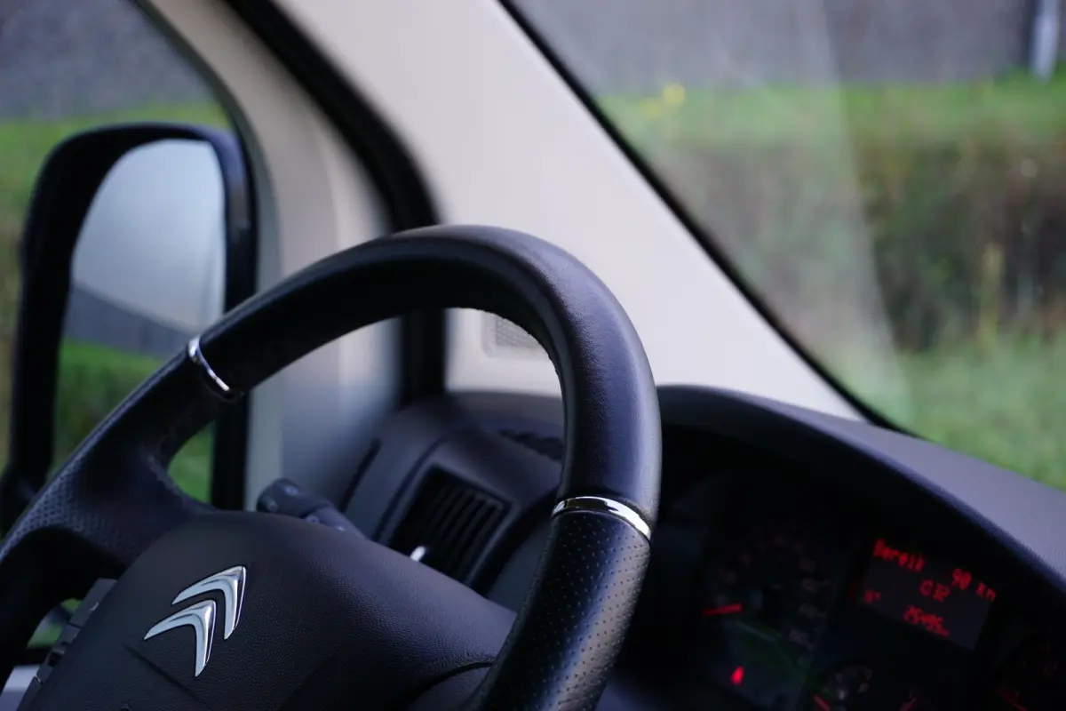 2.2 BlueHDi 165 L4H3 3.5t in Topstaat |Standkachel |Trekhaak |Climate control |Cruise |Navi |Carplay |Achteruitrijcamera |EURO6D |1e eigenaar |Metallic