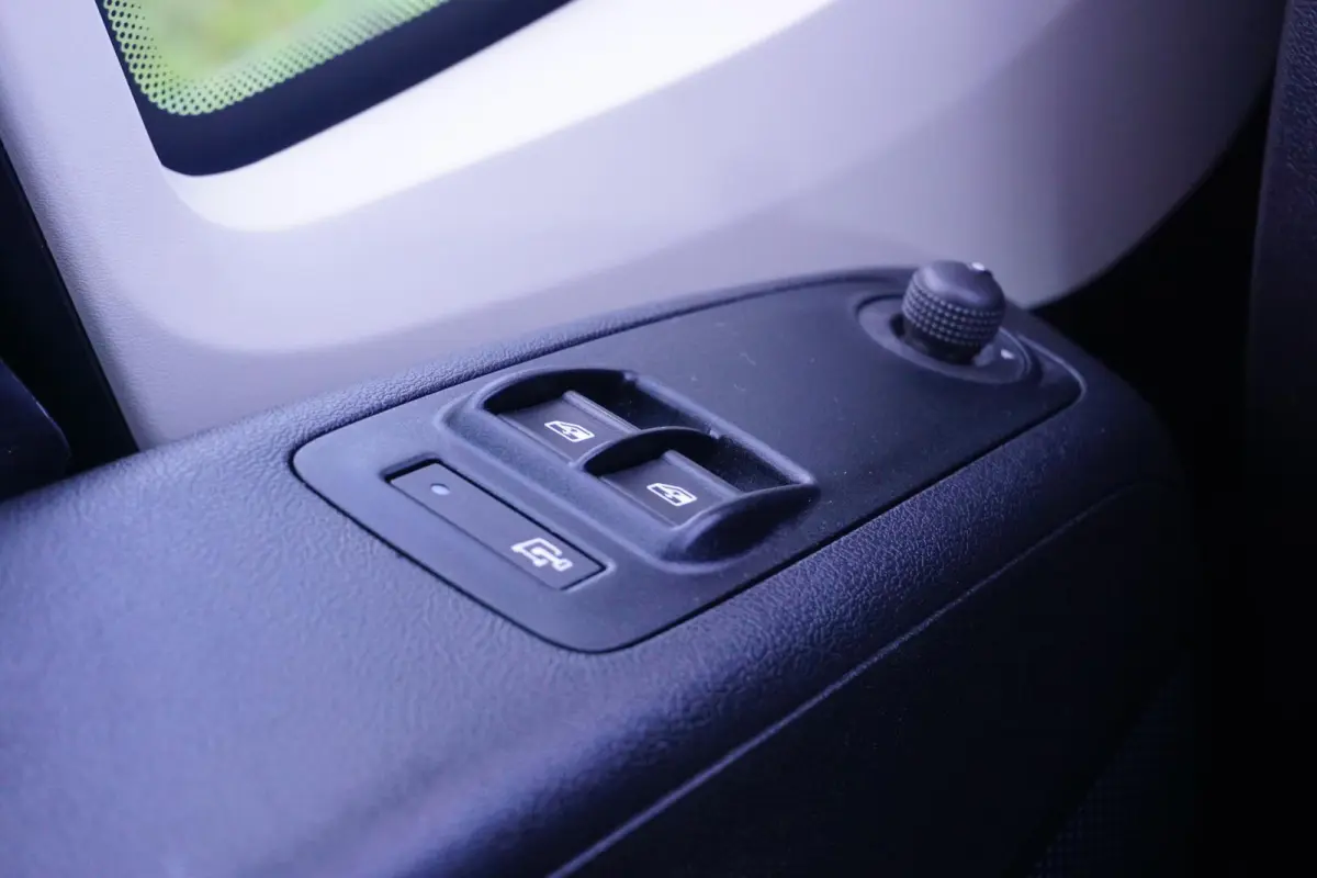 2.2 BlueHDi 165 L4H3 3.5t in Topstaat |Standkachel |Trekhaak |Climate control |Cruise |Navi |Carplay |Achteruitrijcamera |EURO6D |1e eigenaar |Metallic