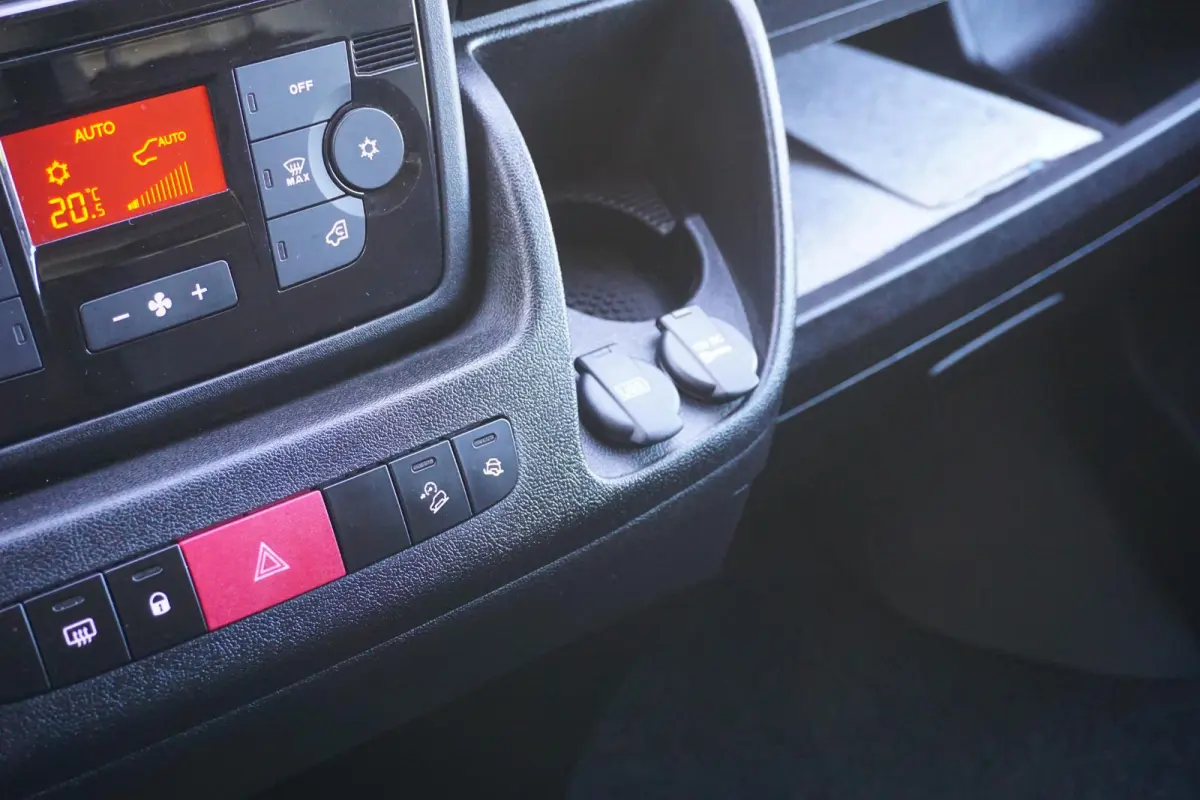 2.2 BlueHDi 165 L4H3 3.5t in Topstaat |Standkachel |Trekhaak |Climate control |Cruise |Navi |Carplay |Achteruitrijcamera |EURO6D |1e eigenaar |Metallic