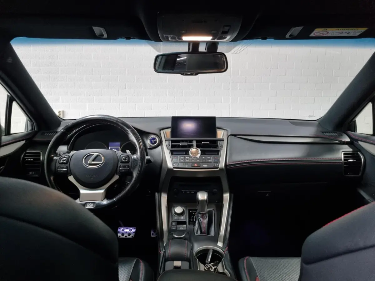 300h AWD F Sport Line / Pano / Trekhaak
