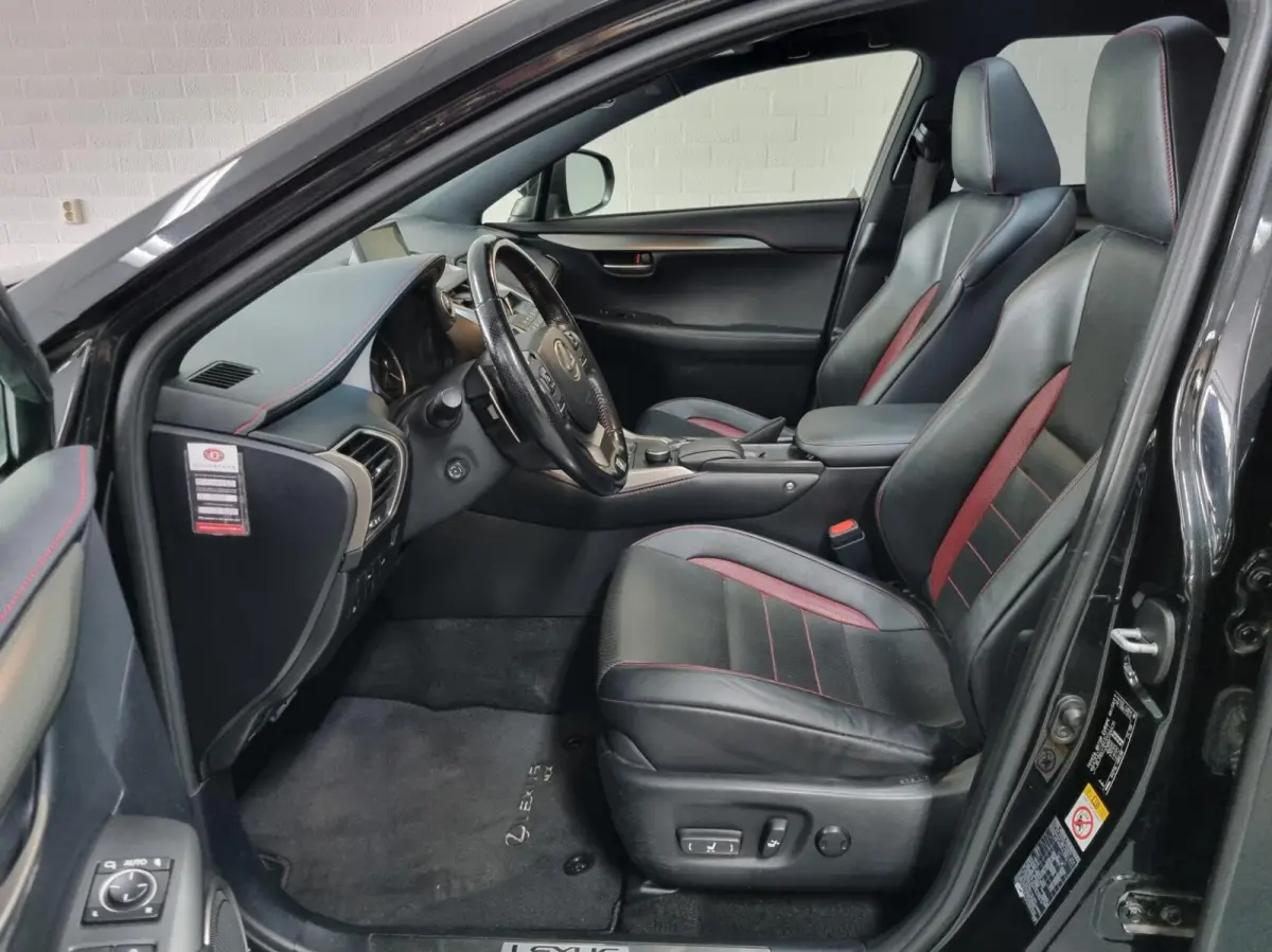 300h AWD F Sport Line / Pano / Trekhaak