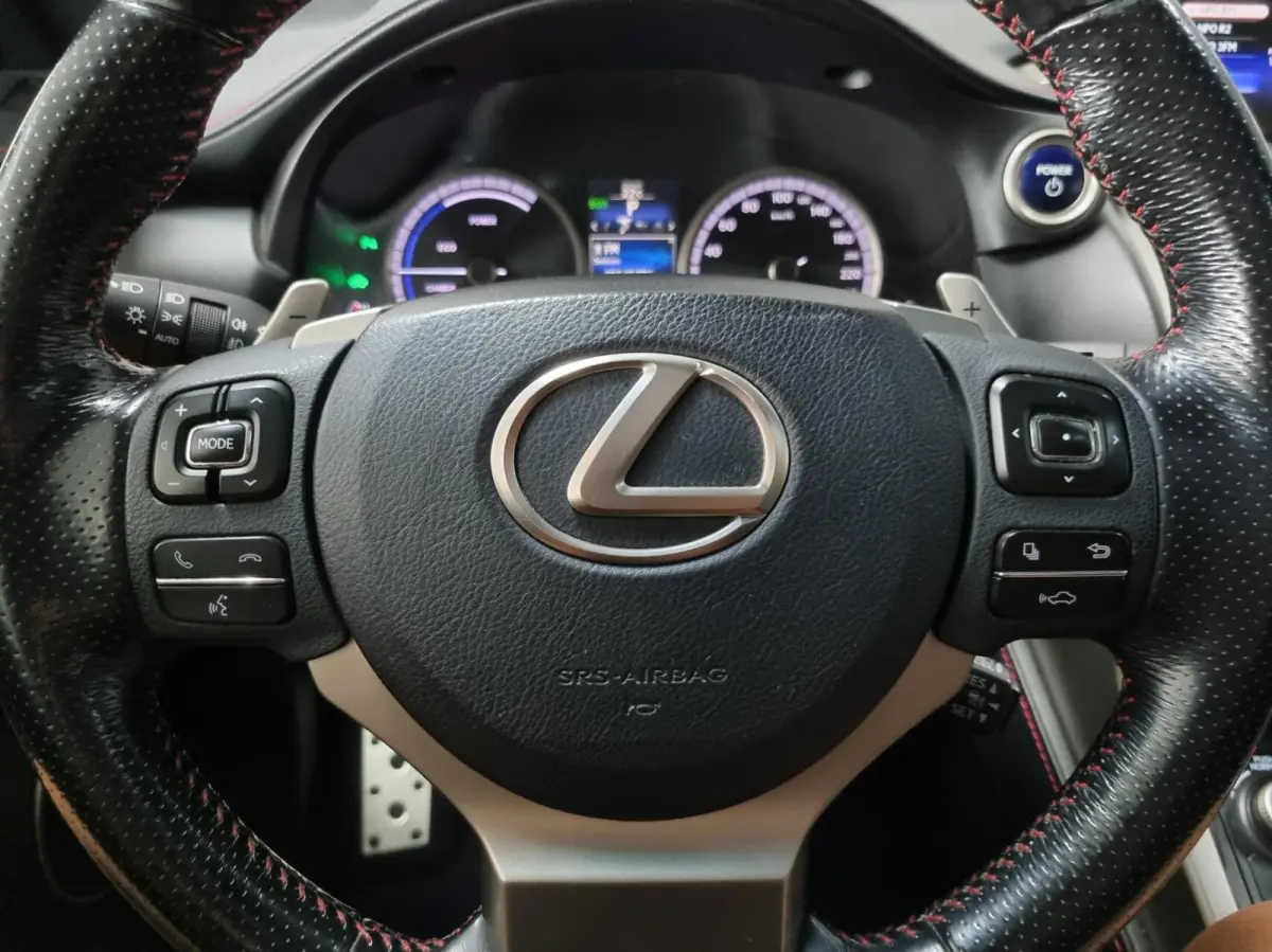300h AWD F Sport Line / Pano / Trekhaak