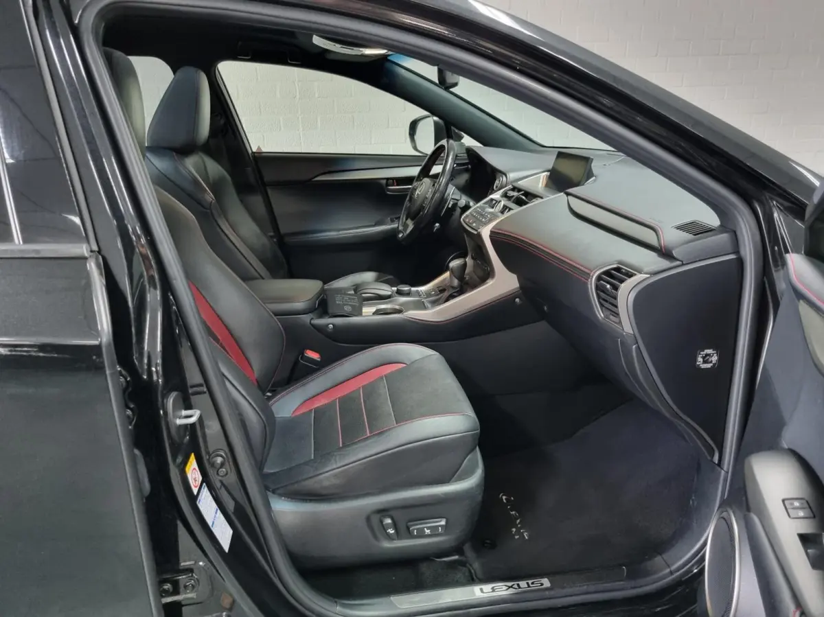 300h AWD F Sport Line / Pano / Trekhaak