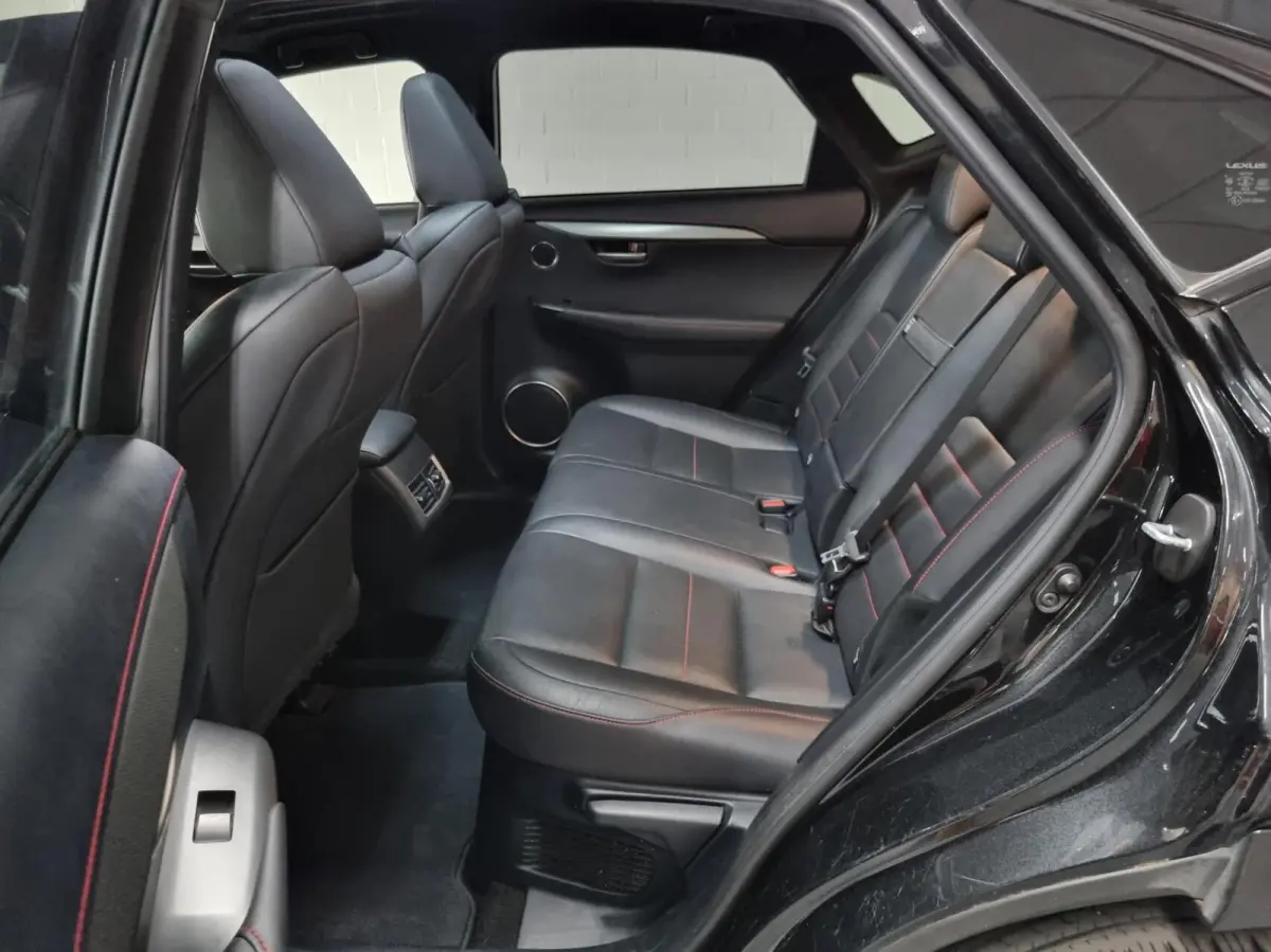 300h AWD F Sport Line / Pano / Trekhaak