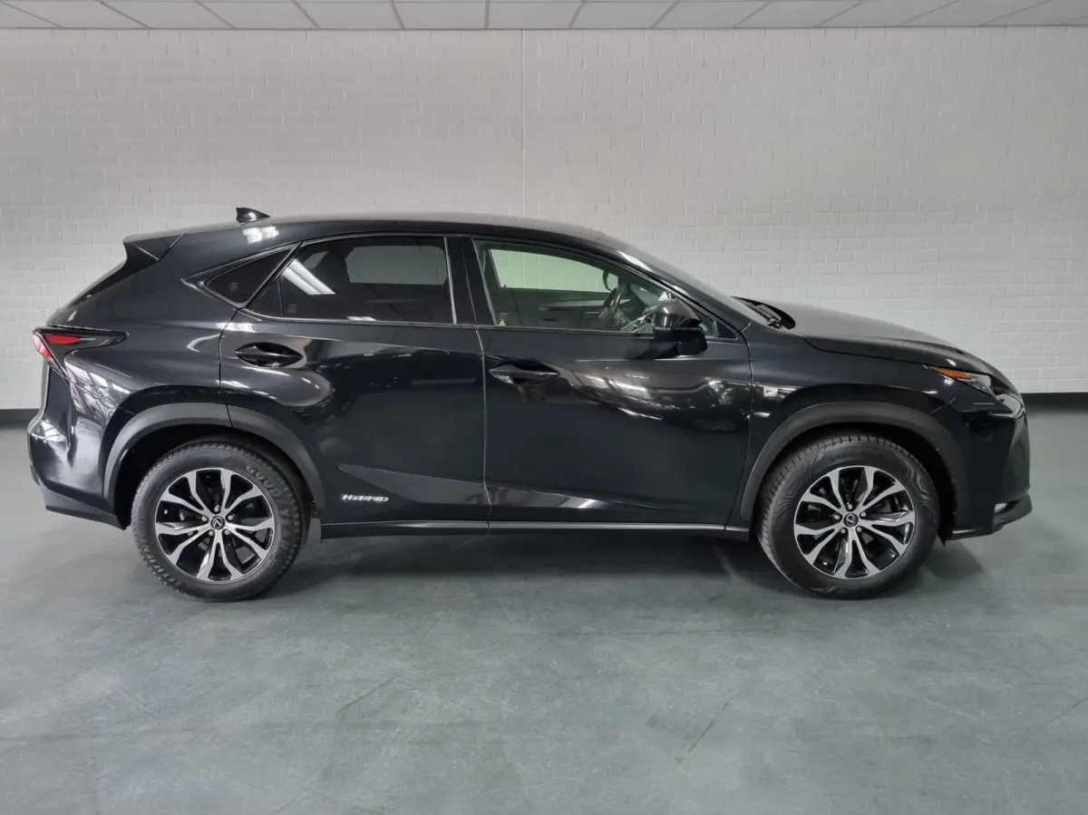 300h AWD F Sport Line / Pano / Trekhaak